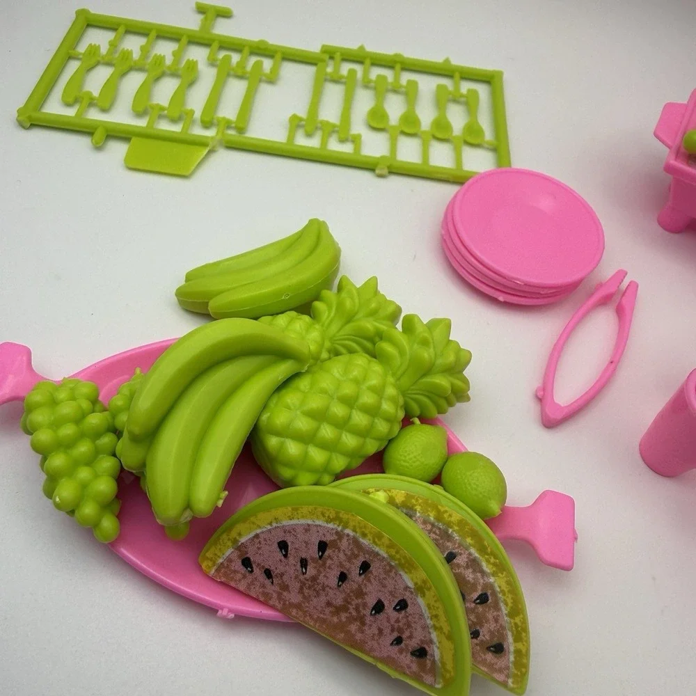 Barbie Hawaiian Ice Party Set Playset Accessories 1990 Pink & Green Fruit +